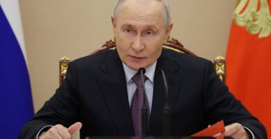 Rusia intenta excluir de elecciones al partido antiguerra Yábloko