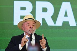 Banco Central de Brasil reduce tasa de interés a 14% anual