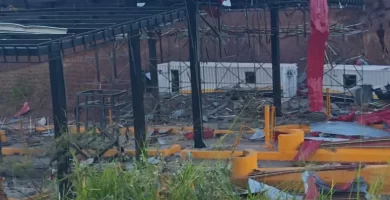 Un ataque con explosivos destruye un peaje un día después de la investidura de De la Espriella en Colombia