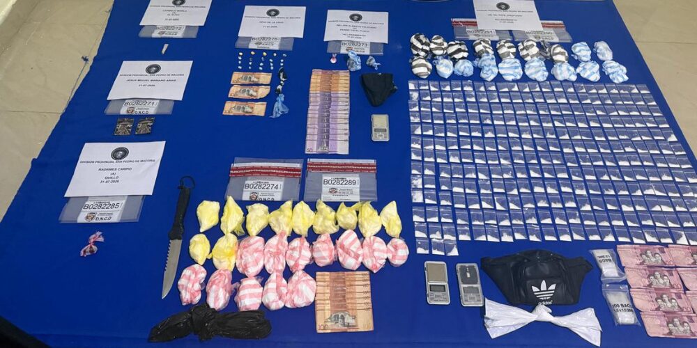 DNCD ocupa más de 4,284 gramos de drogas y arresta a cinco personas en San Pedro de Macorís