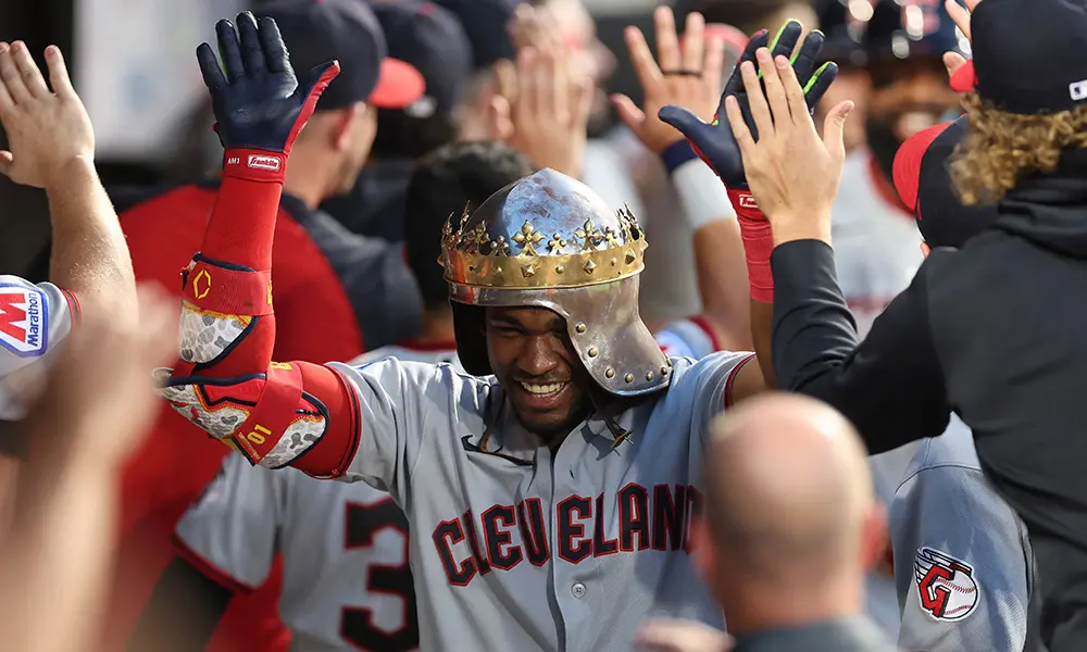 Martínez remolca seis, incluido cuatro con un Grand Slam