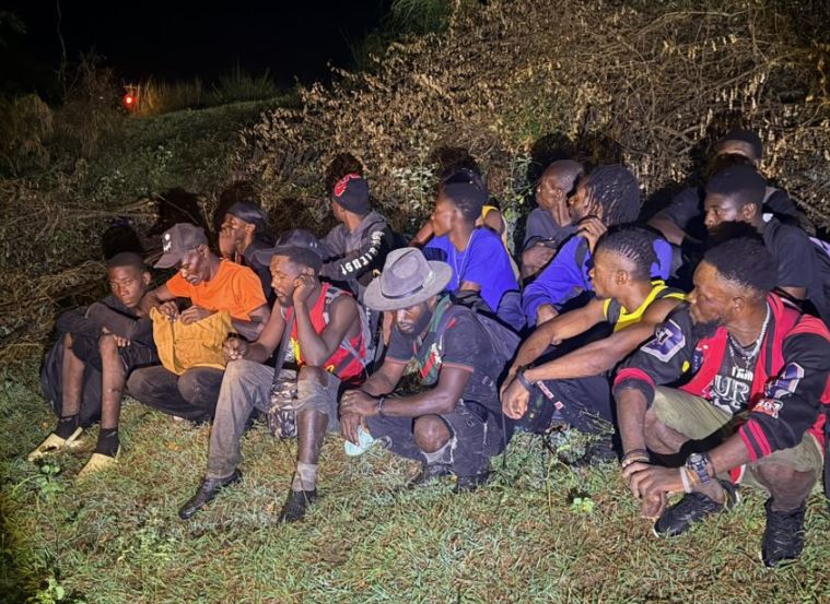 Ejército intercepta a 47 haitianos indocumentados en operativos fronterizos