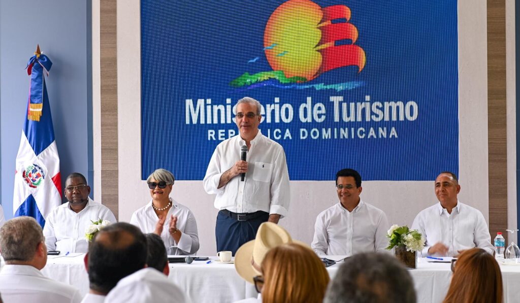 Abinader inaugura planta de aguas residuales en Juan Dolio y Guayacanes