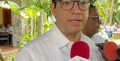Sigmund Freund afirma declinó aspirar a Secretaría General del PRM para contribuir a unidad