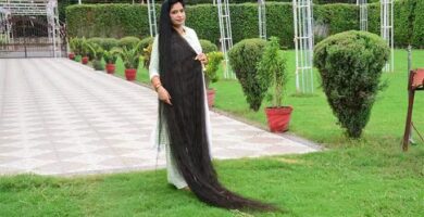 India: Renu Dhariyal rompe récord Guinness con cabello de 2,72 metros