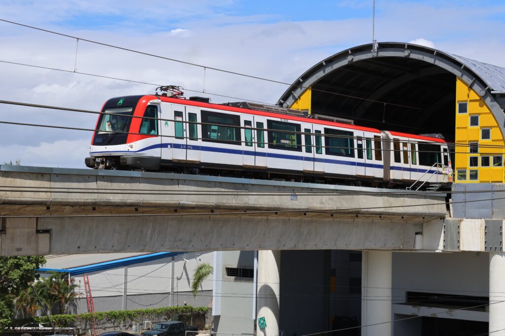 Pasajeros de Los Alcarrizos ya no tendrán que hacer transfer en la estación María Montez
