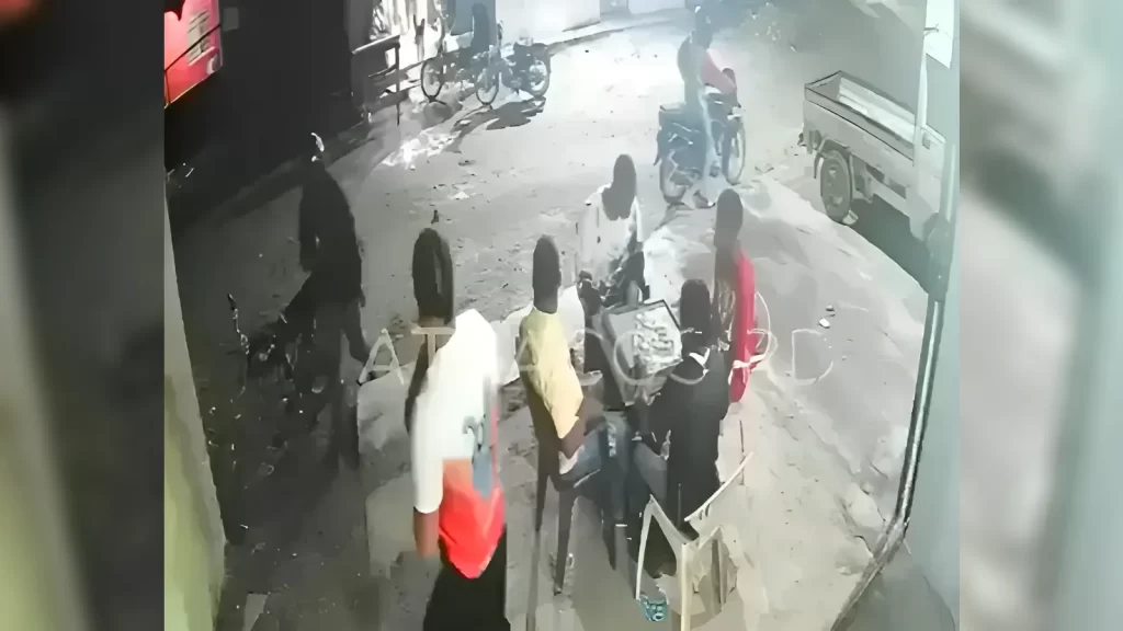 Antisociales regresan a colmado en Valiente y protagonizan incidente