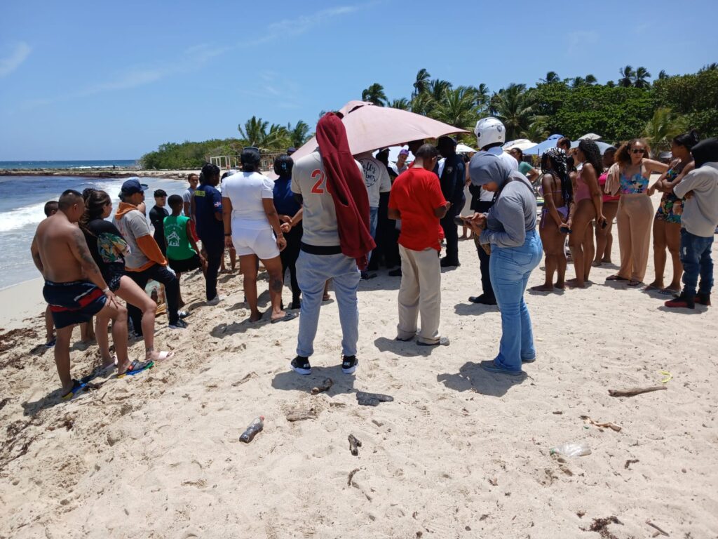 Adolescente de 15 años fallece por ahogamiento en playa Oasis de Juan Dolio, SPM