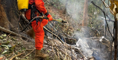 Helicóptero se estrella en zona boscosa de Río de Janeiro y deja cuatro muertos