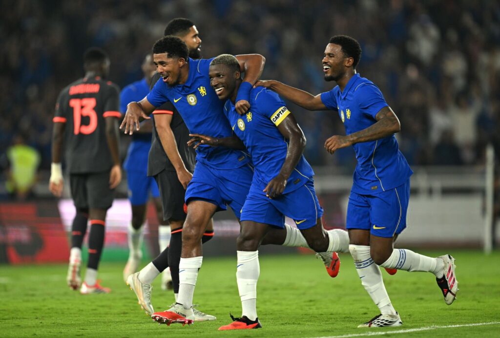 JUGÓ A GRAN NIVEL: Moi Caicedo, figura con gol y asistencia en la victoria de Chelsea ante Milan