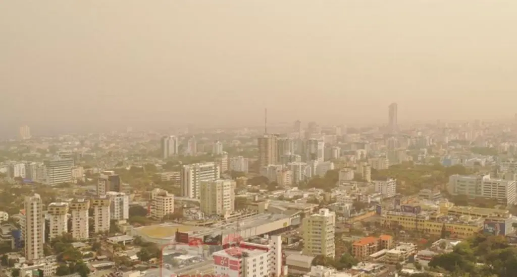 Onda tropical aumentará las lluvias; calor y polvo del Sahara dominan el sábado