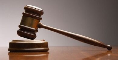 Tribunal impone presentación periódica a hombre procesado tras incendio en tienda de SDE
