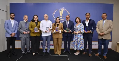 Empresarios de Santiago reciben reconocimiento