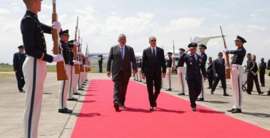Presidente Abinader llega a Colombia para participar en toma de posesión de Abelardo de la Espriella