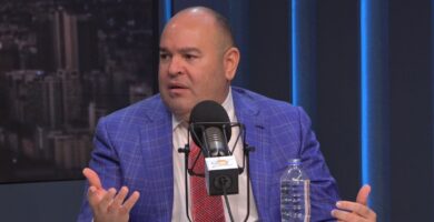 Alejandro Cruz asegura que PLD y FP llegarán a un acuerdo para 2028: “El adversario tuyo hoy es tu aliado mañana”