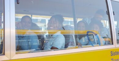 Gobierno amplía transporte escolar de cara al nuevo año lectivo