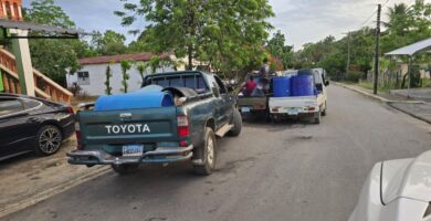 Residentes de Las Taranas denuncian llevan mes y medio sin agua por reparación de tanque