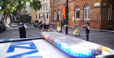 Mujer es acusada de apuñalar a cuatro hombres en una zona turística de Londres