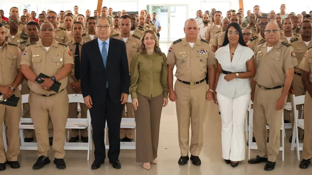 Consultan militares sobre igualdad