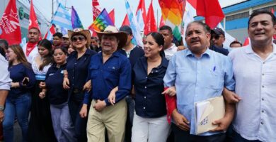 Mónica Luzárraga inscribe su candidatura a la Alcaldía de Guayaquil ante el CNE
