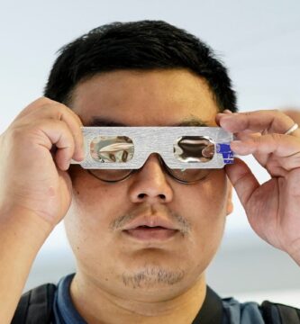 Eclipse solar: cómo identificar gafas seguras y homologadas