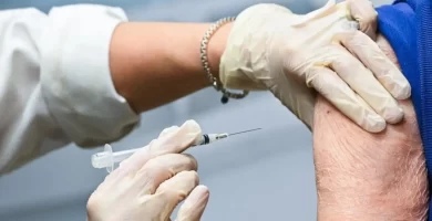 FDA aprueba la primera vacuna contra la gripe con tecnología de ARNm: ¿qué cambia?