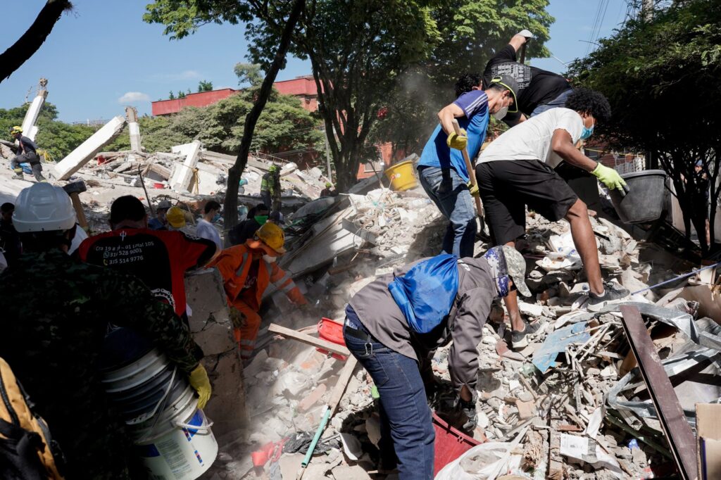 Medicina Legal identificó a las primeras 22 víctimas del terremoto que deja ya más de 200 muertos en Colombia