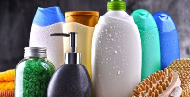 Casi todos los cosméticos contienen químicos no declarados, revela estudio