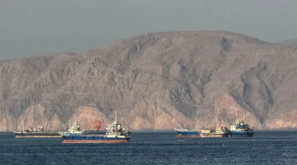 Irán dice acordó con Omán nueva ruta de navegación Ormuz