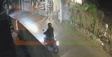 Camara capta alarmante incidente entre joven e individuos en Villa Centro