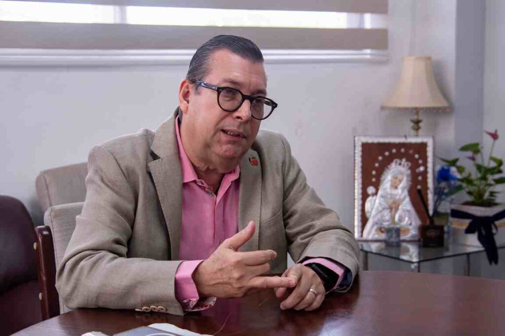 Advierten posibles consecuencias para médicos vinculados a clínica que operaba sin licencia