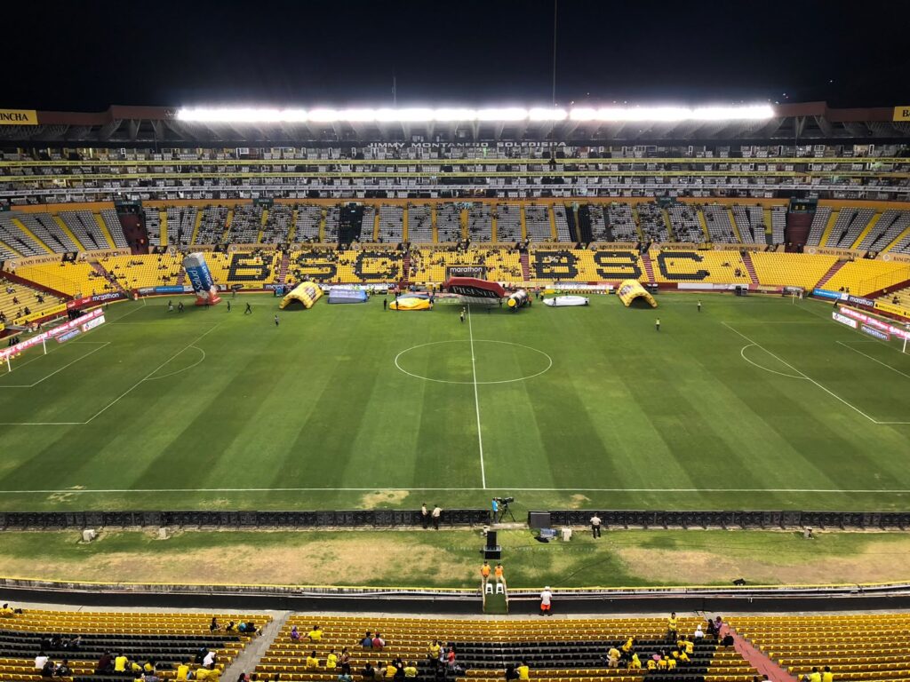 DURO CASTIGO: La sanción que recibió Barcelona SC tras los incidentes en el estadio Monumental