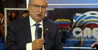 Seccionales: Presidente del CNE advierte sobre la baja participación, mientras se bloquea a candidatos