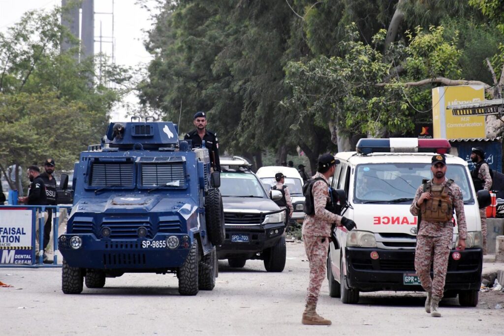 Emboscada contra puesto policial deja al menos nueve agentes muertos en Pakistán