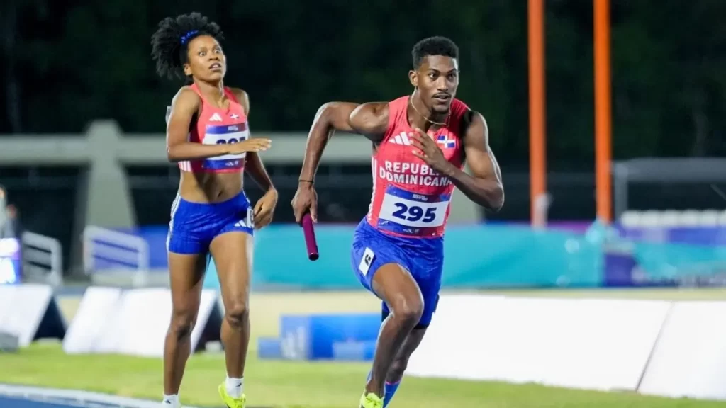 Christopher Melenciano, el atleta con discapacidad que fue clave en el oro del relevo dominicano