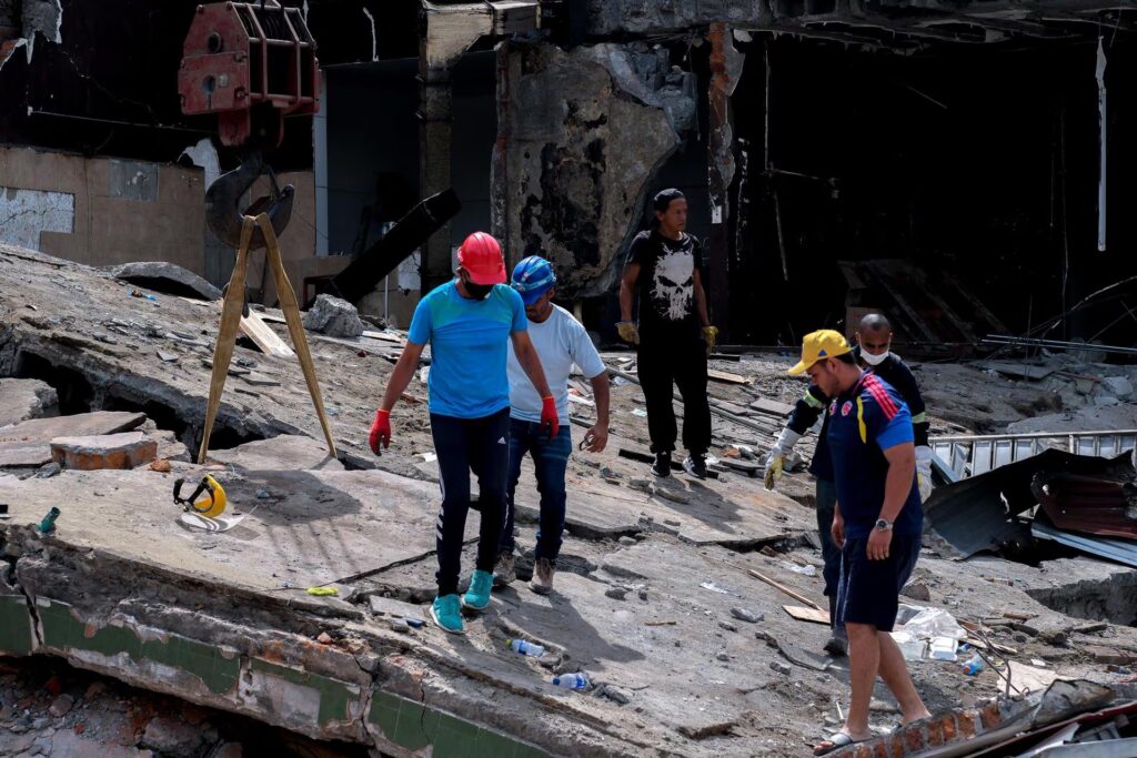 Colombia: 273 muertos y 3.824 heridos tras terremoto de 7,4