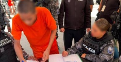 SNAI traslada a 50 reclusos de Los Ríos a Azuay para mejorar la seguridad carcelaria