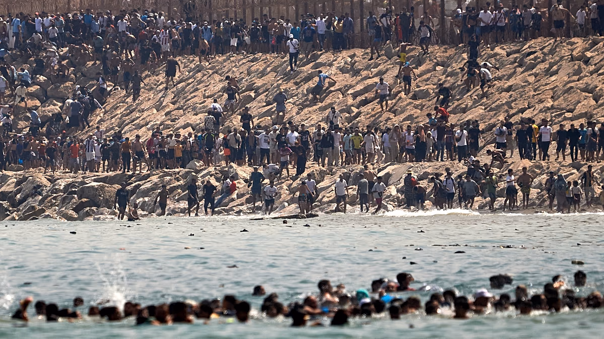 España asegura que han vuelto 70.000 de las 72.000 personas que llegaron a Ceuta