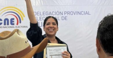 Mónica Luzárraga dispara contra el Partido Socialista tras dejarla fuera
