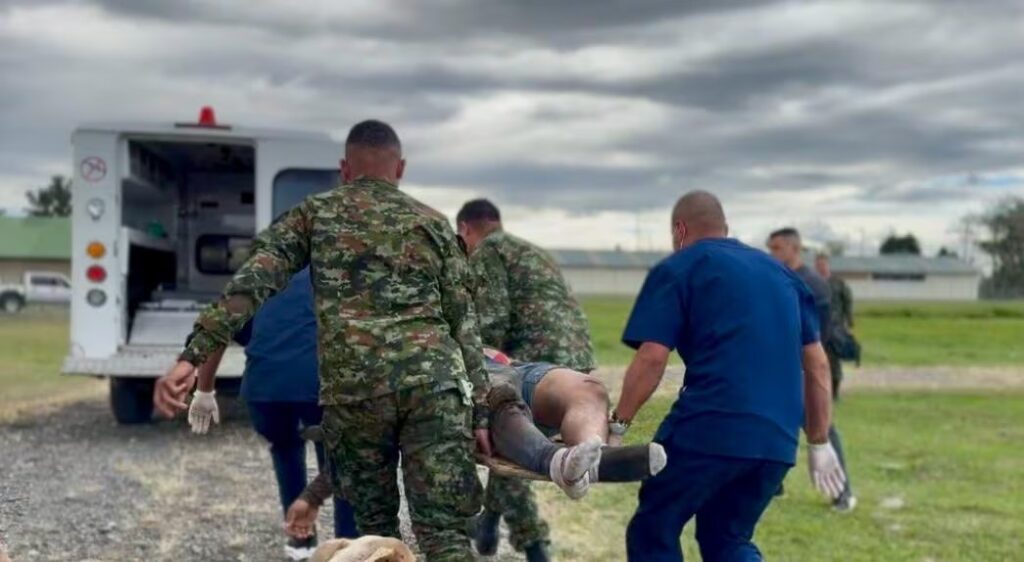 Cauca: combates entre Ejército y disidencias dejan 15 heridos y 300 desplazados