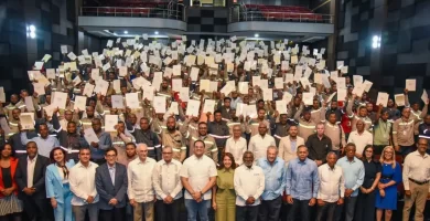 La SIE supera los 5,800 técnicos electricistas certificados