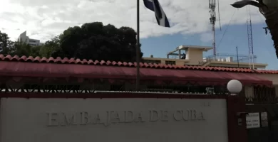 RD ordena salida de diplomáticos cubanos; Cuba responde