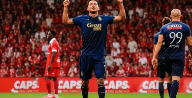 DOBLETE TRICOLOR: Anthony Valencia brilló en goleada del Royal Antwerp
