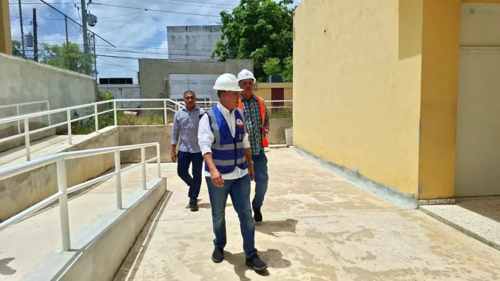 ADP alerta sobre el riesgo de inicio de clases en escuela Eduardo Brito; Infraestructura Escolar asegura que estará lista