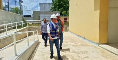 ADP alerta sobre el riesgo de inicio de clases en escuela Eduardo Brito; Infraestructura Escolar asegura que estará lista