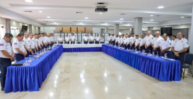 Nuevo director de la PN reúne altos mandos y refuerza unidad, liderazgo y compromiso institucional