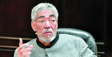 Miguel Mejía pide al Gobierno aclarar salida de representantes cubanos