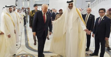 Trump y Mohamed bin Zayed conversan en medio de tensiones por el estrecho de Ormuz