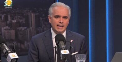 De Camps anuncia concurso de oposición docente focalizado y concurso para técnicos docentes este año