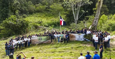 Más bosques, más agua y más vida: MIDE lidera jornada de reforestación en Manabao